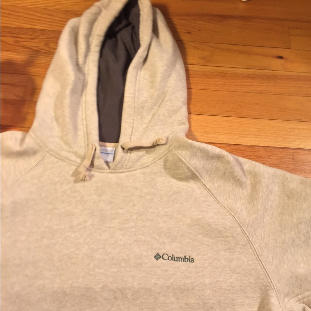 Gently cared for Columbia Sweat Shirt 🌸
